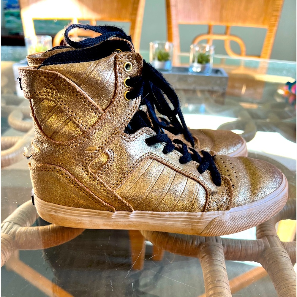 Supra Skytop Muska Hightop Shoes Youth Size 2 GOLD